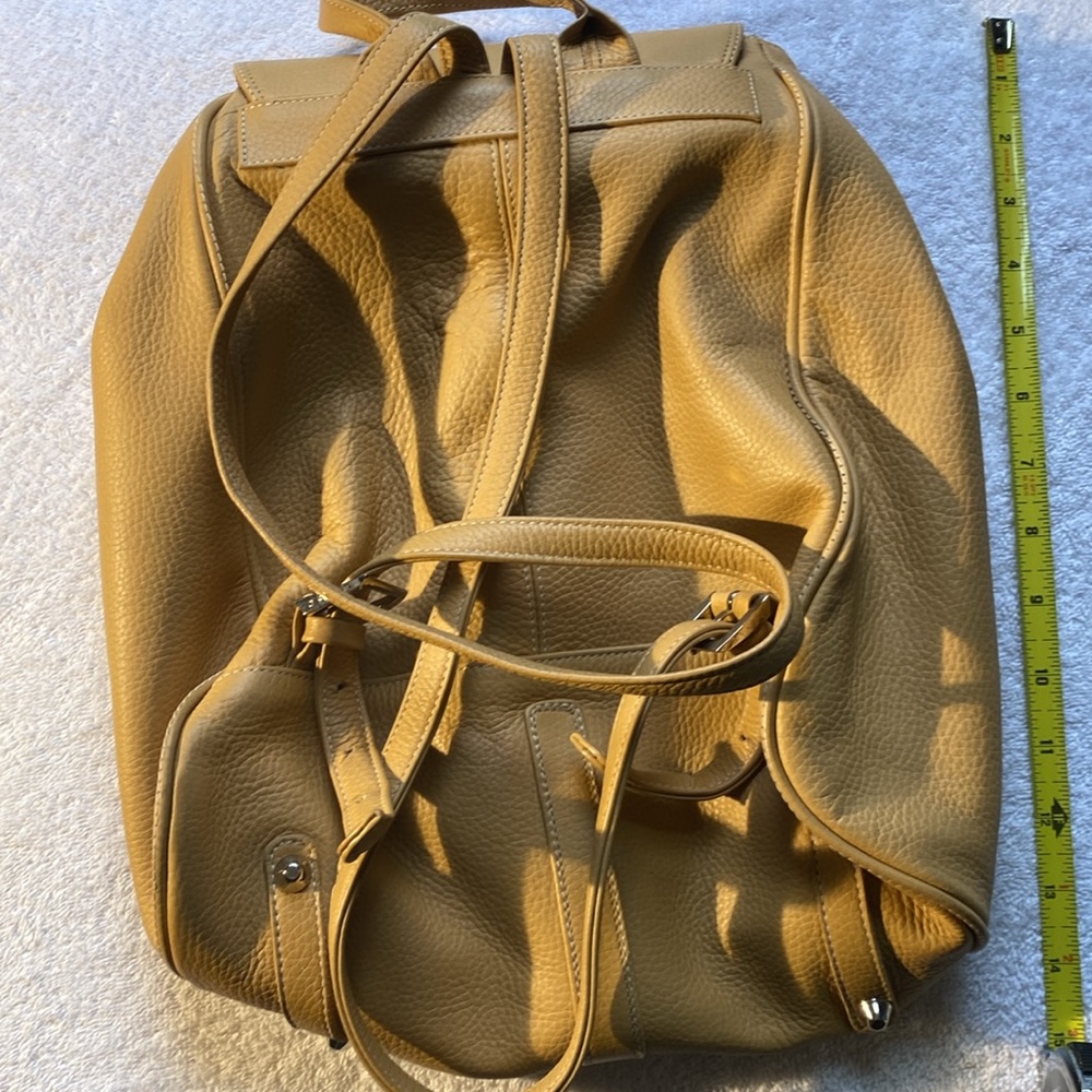 Chic Leather Backpack - image 5